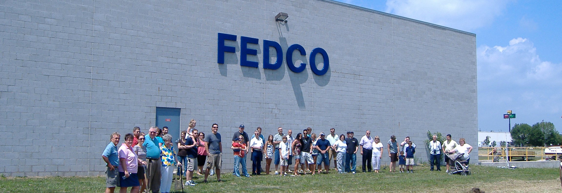 Group by building logo-3